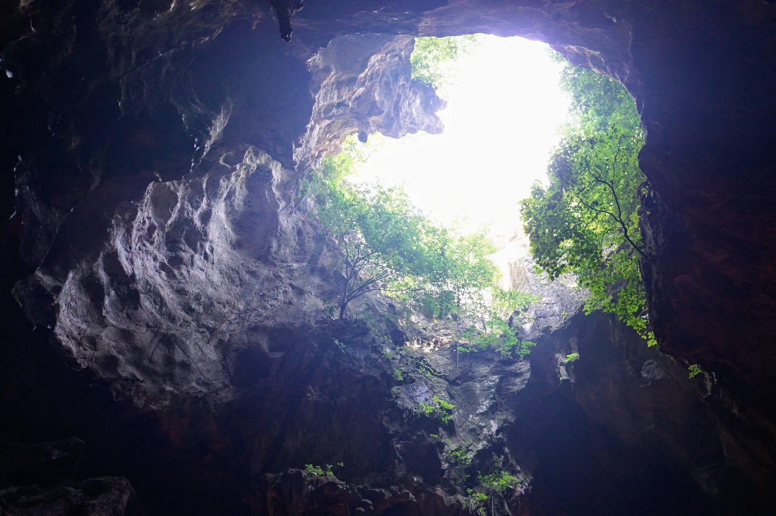 超神秘的なカオ ルアン洞窟 Khao Luang Cave バンコクから日帰りも可能 リーマンマイラーの楽しみ方
