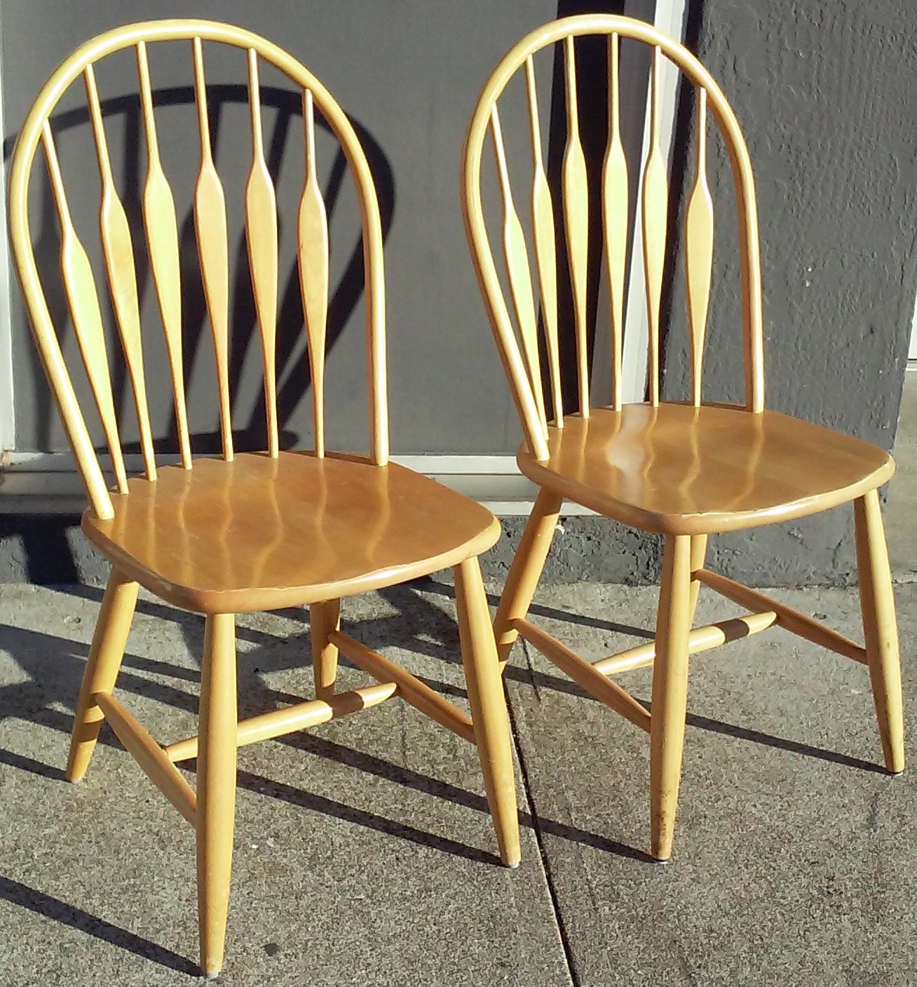 UHURU FURNITURE & COLLECTIBLES SOLD **BARGAIN BUY** 9621 Arrowback