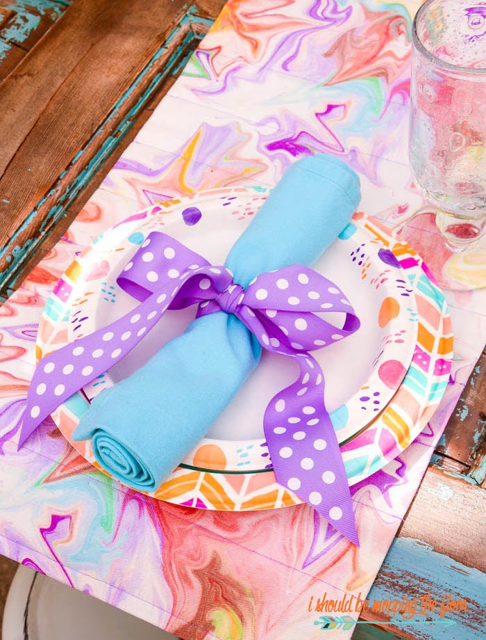 How to Make a Short Table Runner i should be mopping the floor