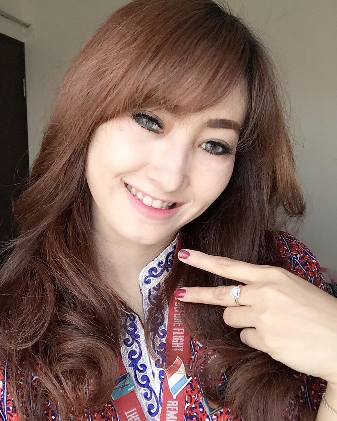 √ Lebih Mengenal Pramugari Cantik Fany Kurniawaty - Profil Sehat