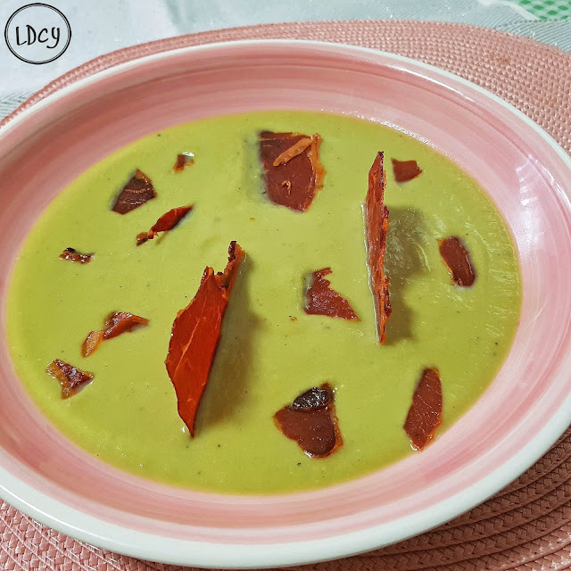 Crema De Guisantes Con Crujiente De Jamón
