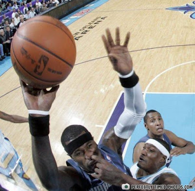 Basketball dunking lustig - Finger in Nase bohren Spaßbilder Sport Basketball dunking lustig - Finger in Nase bohren Spaßbilder Sport