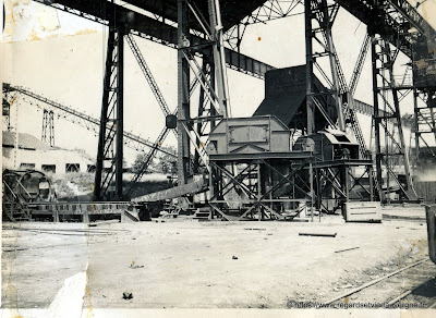 Photo noir et blanc : Les Mines de Saint Hilaire, Allier. Photo noir et blanc : Les Mines de Saint Hilaire, Allier.
