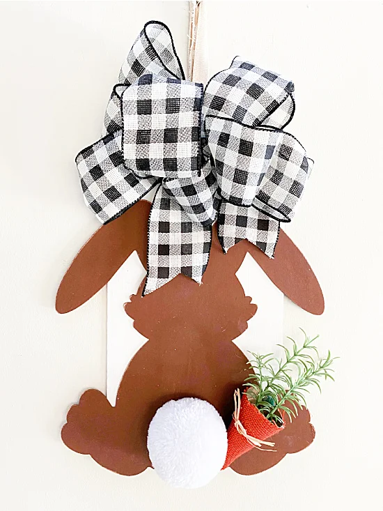 Bunny sign with buffalo checked bow, bunny and carrot