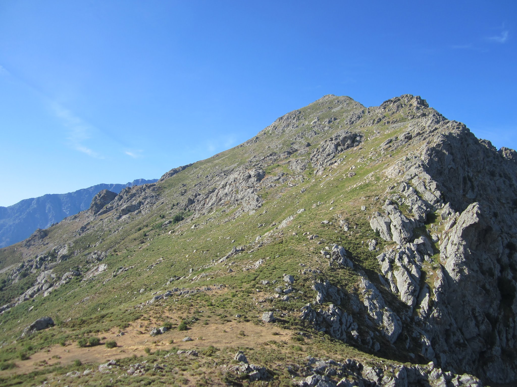 Le blog à Olivier Vendredi 10 juillet 2020 Le San Parteo (1680 m) depuis la Bocca di a