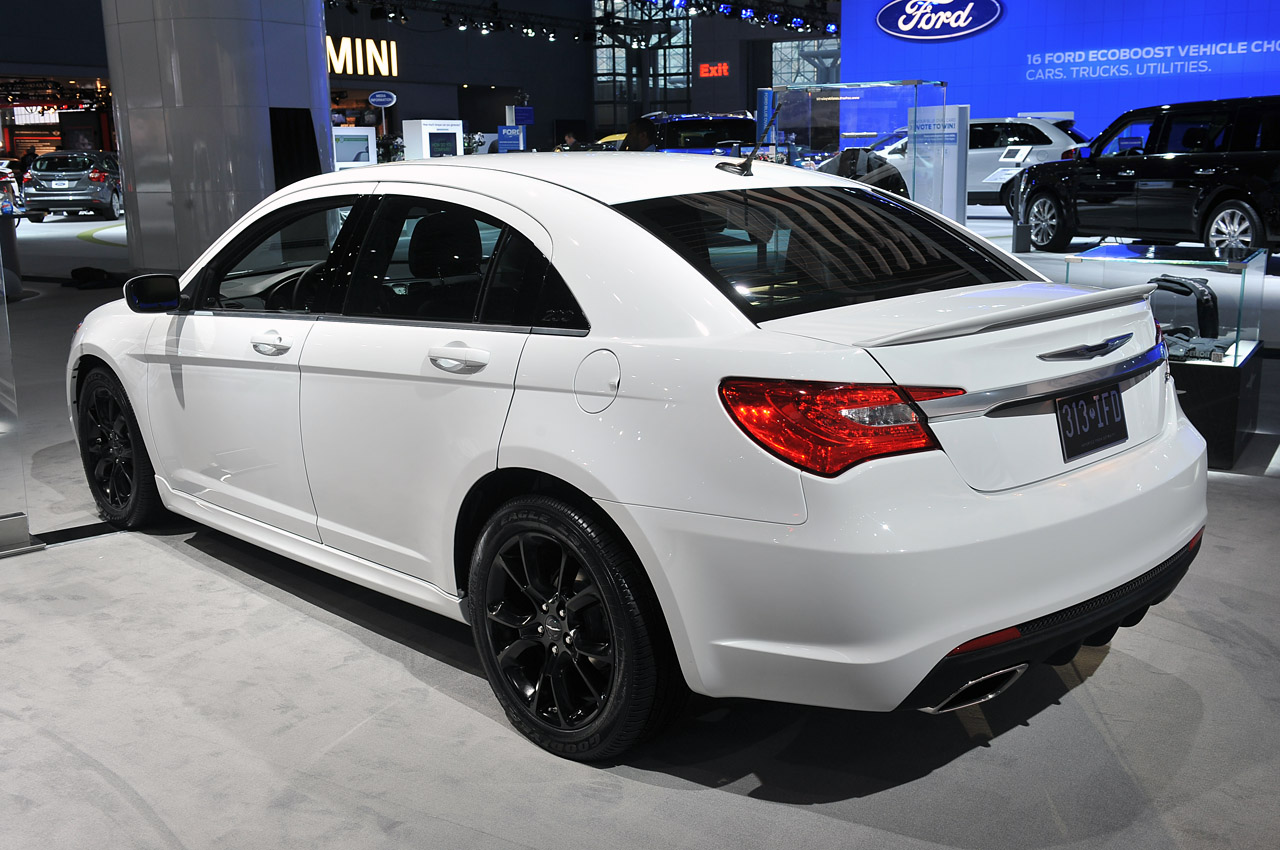 © Automotiveblogz: 2013.5 Chrysler 200 S Special Edition: New York 2013