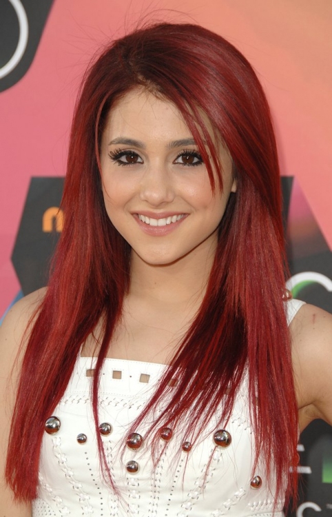 Ariana Grande trend hair style - Selena Gomez Pictures