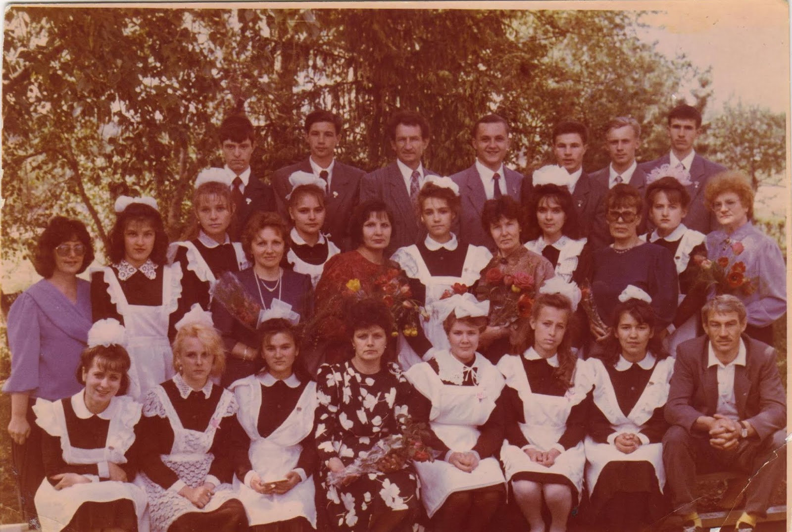 выпуск школы 1994. выпуск 1994 года школа. мытищи 1994 год школа 6. школа 3 выпуск 1994. выпуск 1994 открытка.