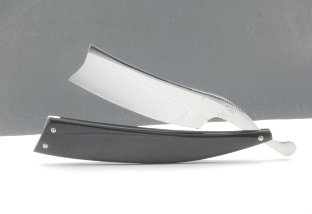 A Razors Tale: Custom Straight Razors