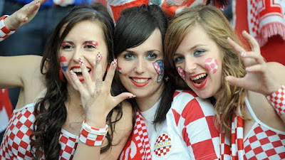 صور مشجعات كأس العالم