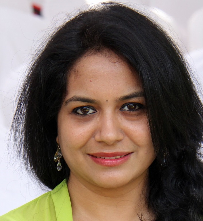 Singer Sunitha Hot Face Close Up Photos