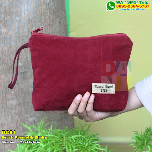 Pouch Kosmetik Bludru