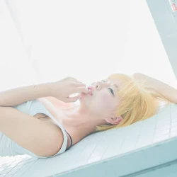 Ryu Ji Hye &ndash; Multi Sets Foto 18
