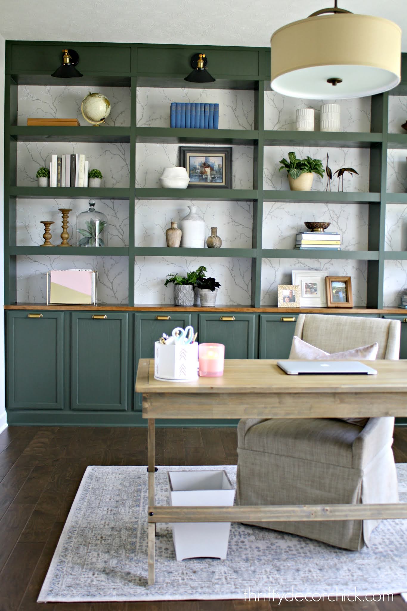 Five Simple Tips For Decorating Shelves And Bookcases Thrifty Decor