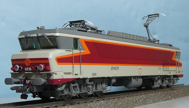 フランスアンティーク 鋳物のプレート SNCF? 鉄道用？ 鉄道模型 フランス国鉄 SNCF 直流急行旅客用電気機関車 2D2 5500