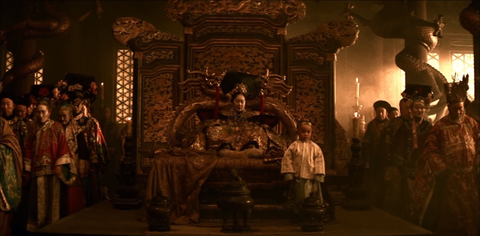 последним императором российской империи был.