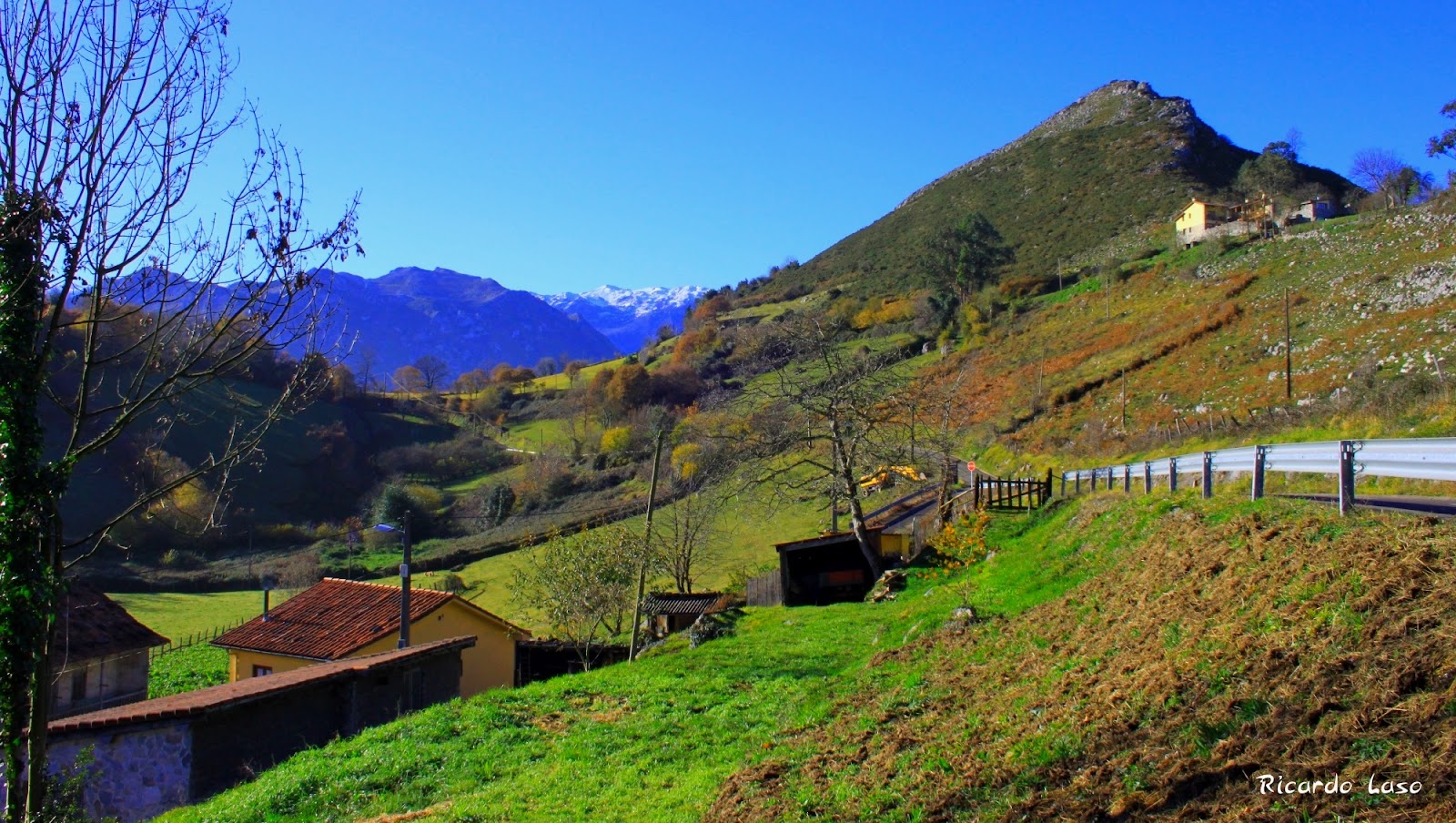 Foto de Techu de La Ribera de Arriba (655 m.) en Ribera de Arriba, Asturias