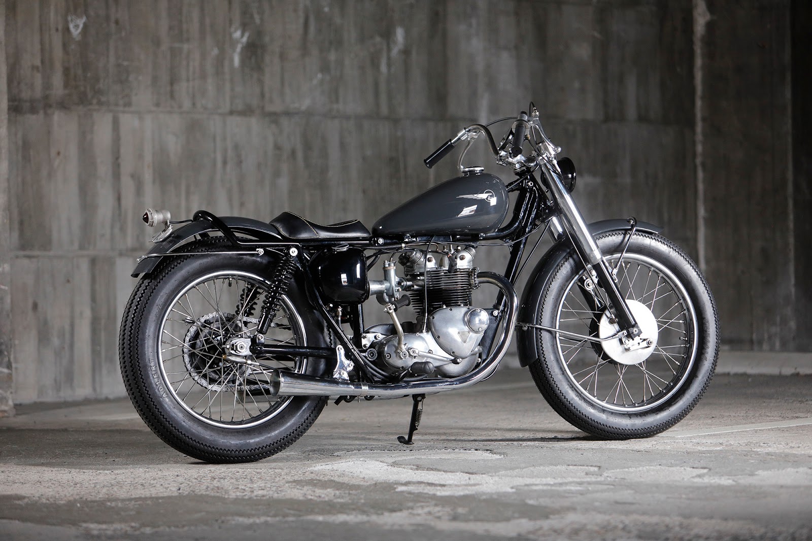 Triumph Bonneville t100 Cafe Racer