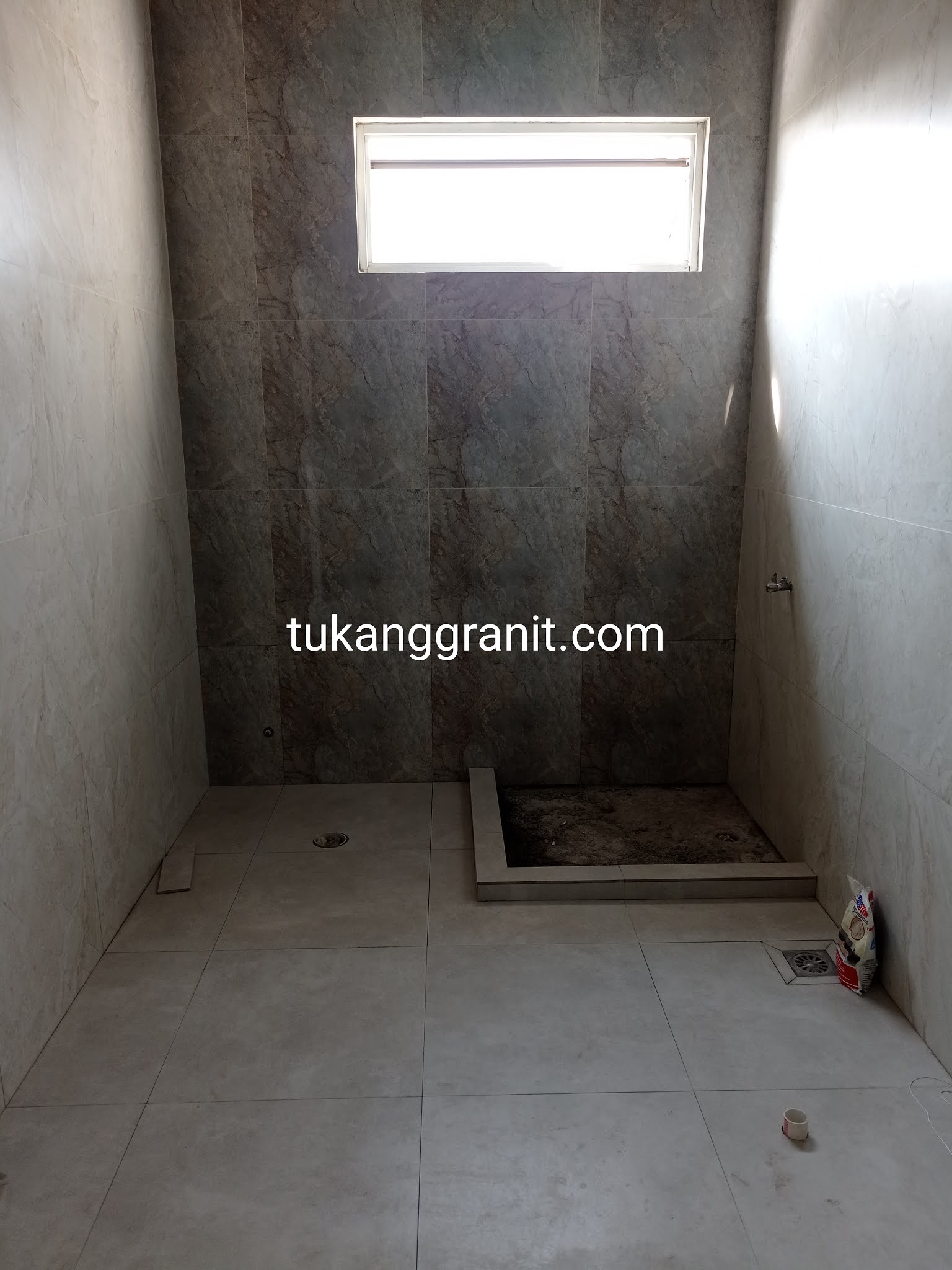 Tips Agar Kamar Mandi Lantai 2 Tidak Bocor - Tukang Granit