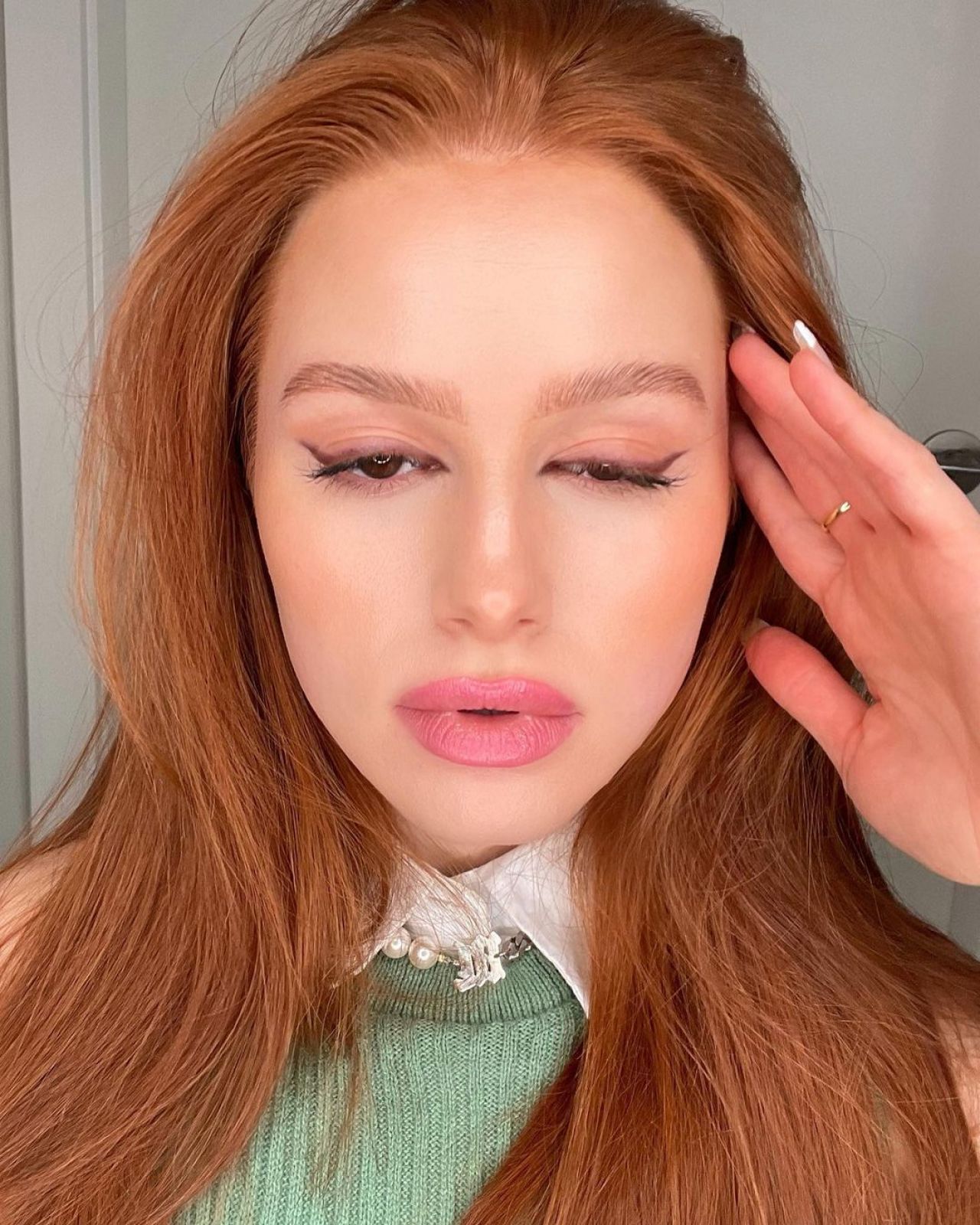 DC COMICS AND ARROWVERSE : Madelaine Petsch Star Of Riverdale Insta