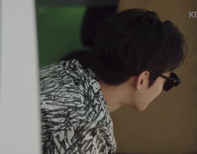 여자들이 선호 하는 나쁜남자 스타일링한 차은우.gif | 인스티즈