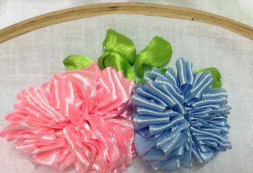 Thêu hoa nổi bằng ruy băng - Hình 1