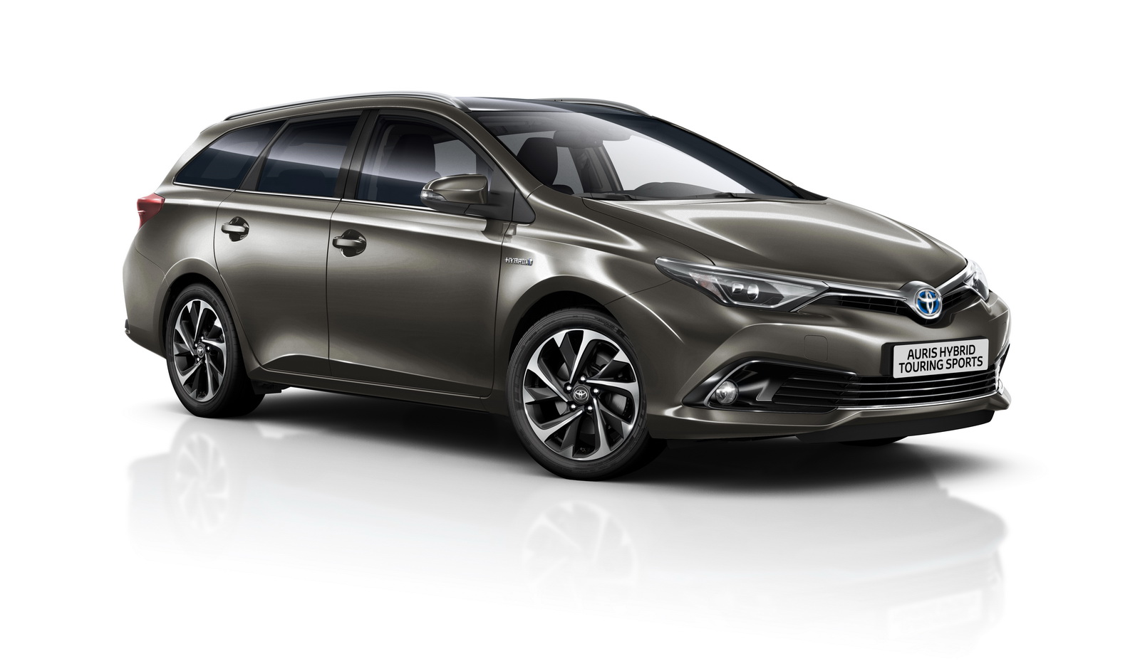 2016 Toyota Avensis & Auris Hybrid Gain Minor Updates Carscoops