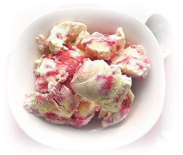 homemade blackberry ripple ice cream