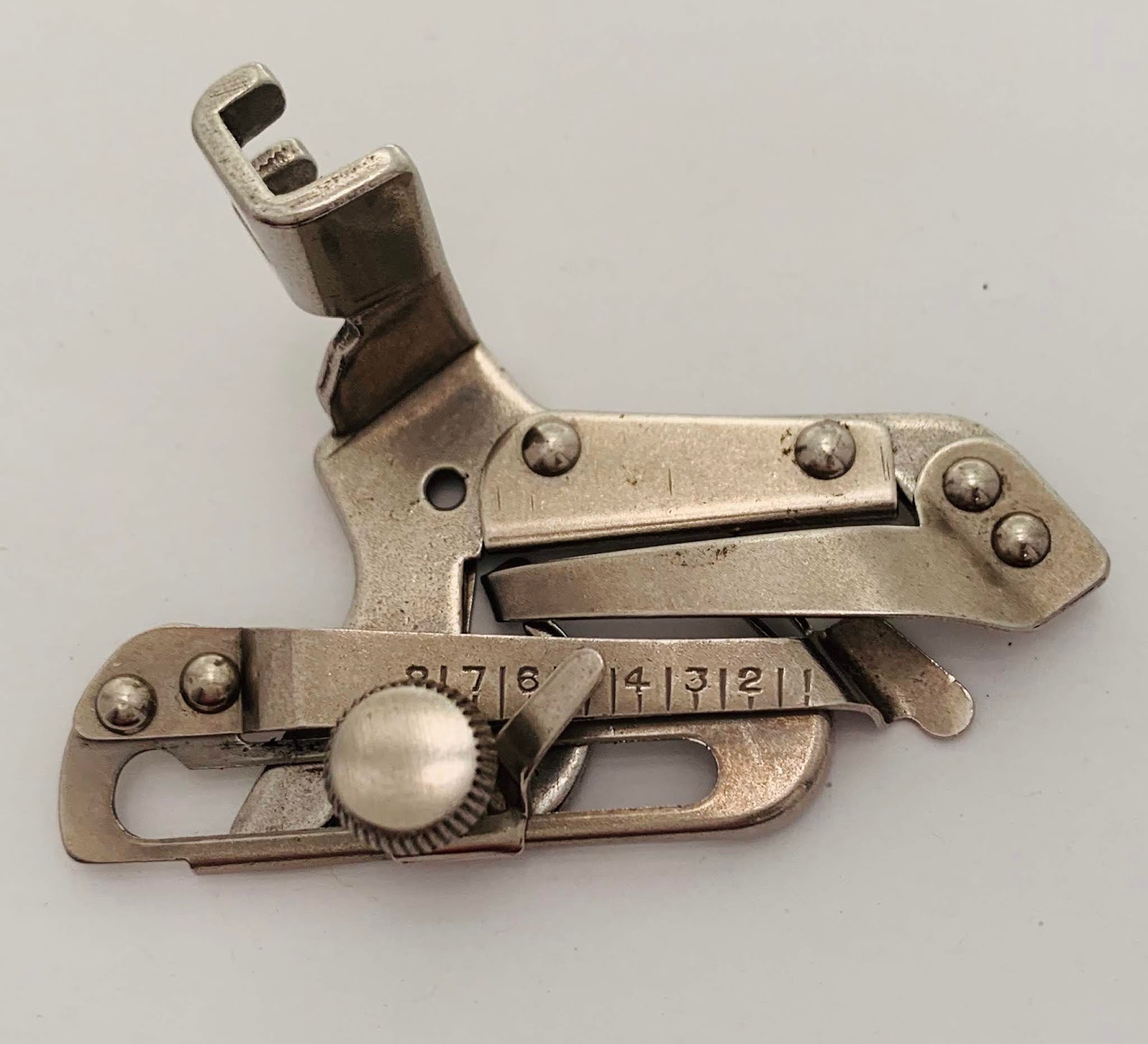 Sewing on the Edge with Barbara Emodi Vintage sewing machine