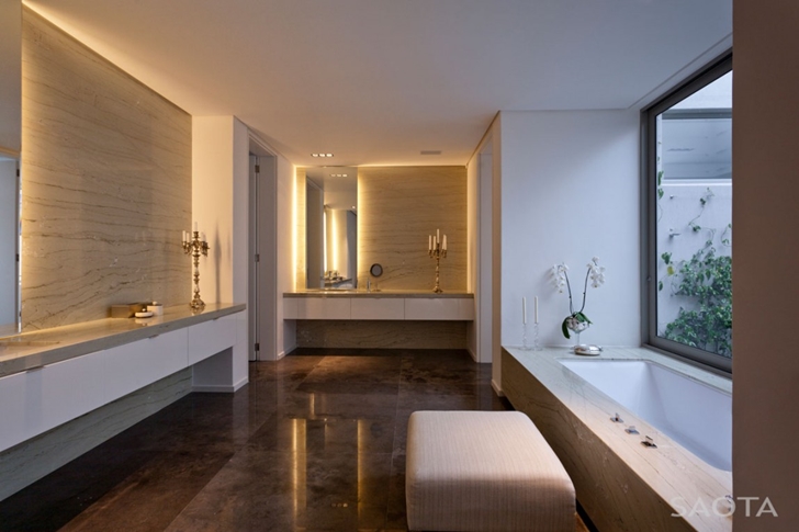 Bathroom in Contemporary Villa by SAOTA