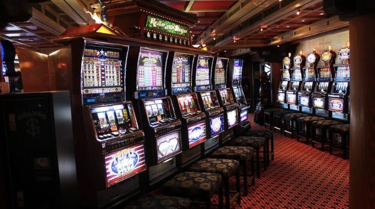 Come capire se una slot machine sta per pagare? La verità su questo mito