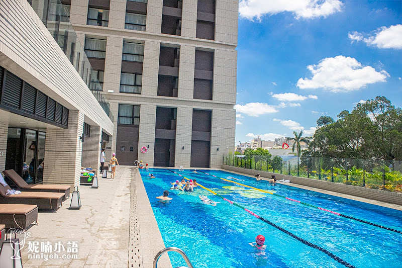 煙波大飯店(台南館) 煙波大飯店的室外游泳池經常也是網美拍照景點