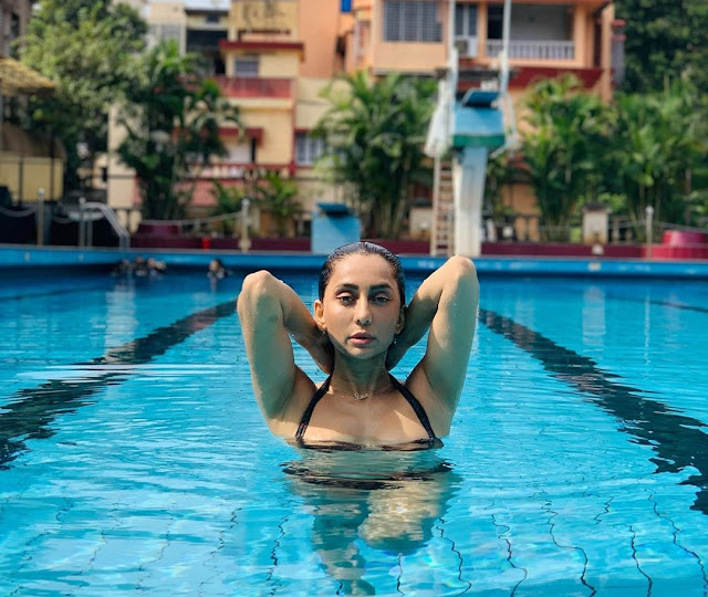 Anusha Dandekar hot in pool - newsdezire