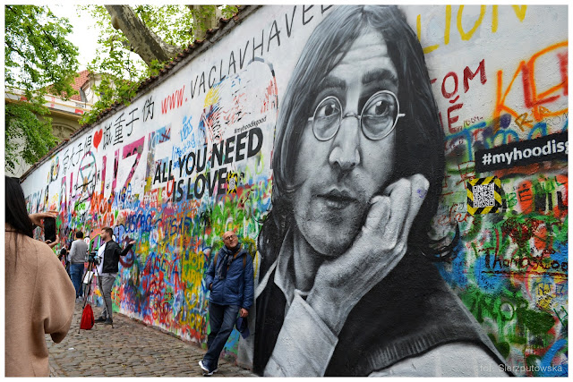 Ściana Johna Lennona w Pradze