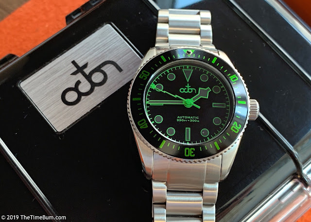 Octon automatic dive watch black green