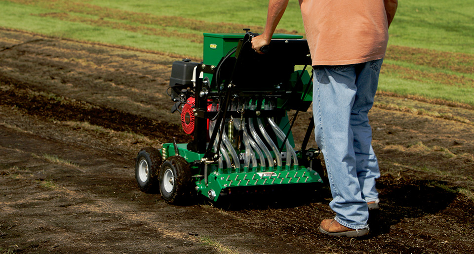 How Does an Overseeder Work? Best Manual Lawn Aerator