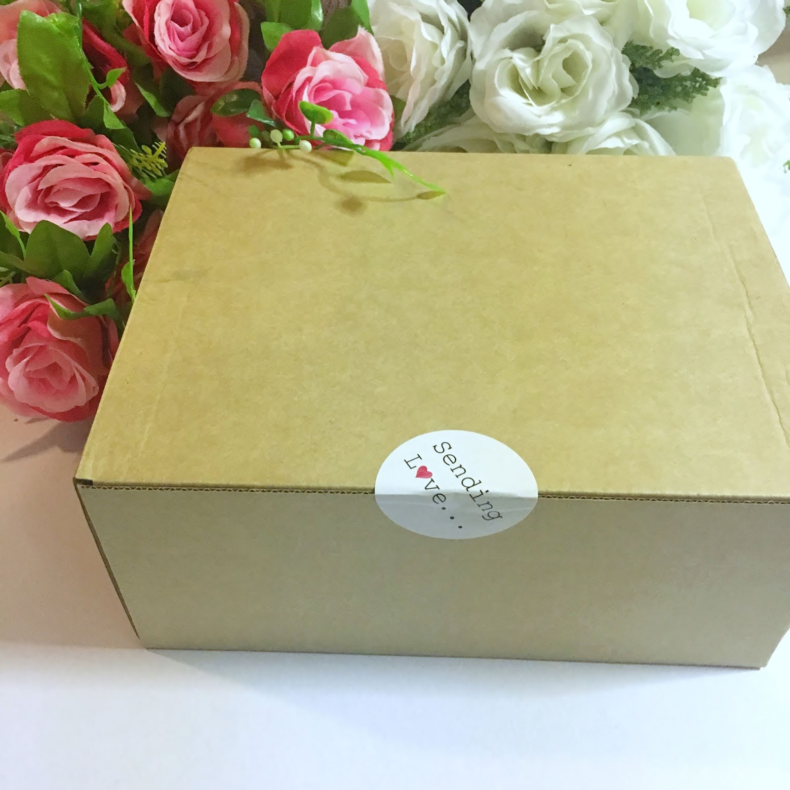 Max The Unicorn GIVEAWAY/REVIEW Win 2 x Sending Love Boxes!*