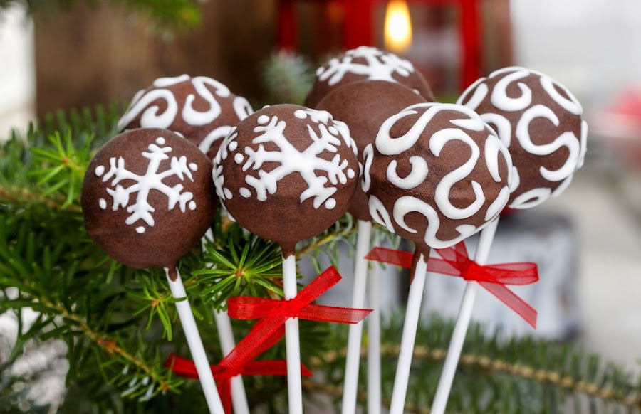 Piruletas de chocolate navideñas