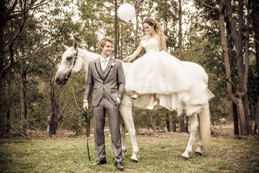 Red Carpet Wedding Rebecca Breeds And Luke The Kangaroo Valley Was Setting For Rebecca And Luke S Magical Charming Wedding Captured By Photographer Magnus Agren Filmed Dave From Dnm