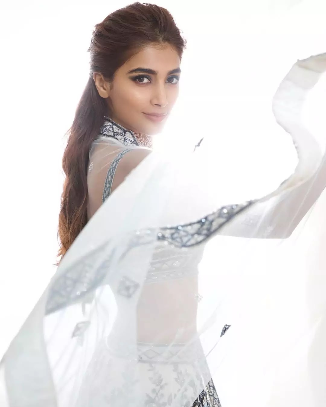pooja-hegde-gorgeous-lehenga-at-lakme-fashion-week pooja-hegde-gorgeous-lehenga-at-lakme-fashion-week