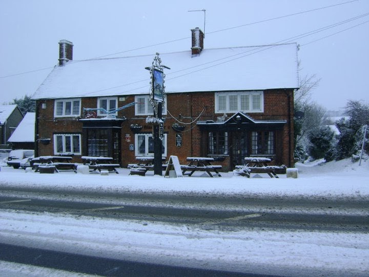Visit Stonehenge The complete guide to Stonehenge THE BLACK HORSE CHERHILL