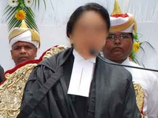 महिला जज ने टीआई व कोर्ट मुंशियों को दी सजा