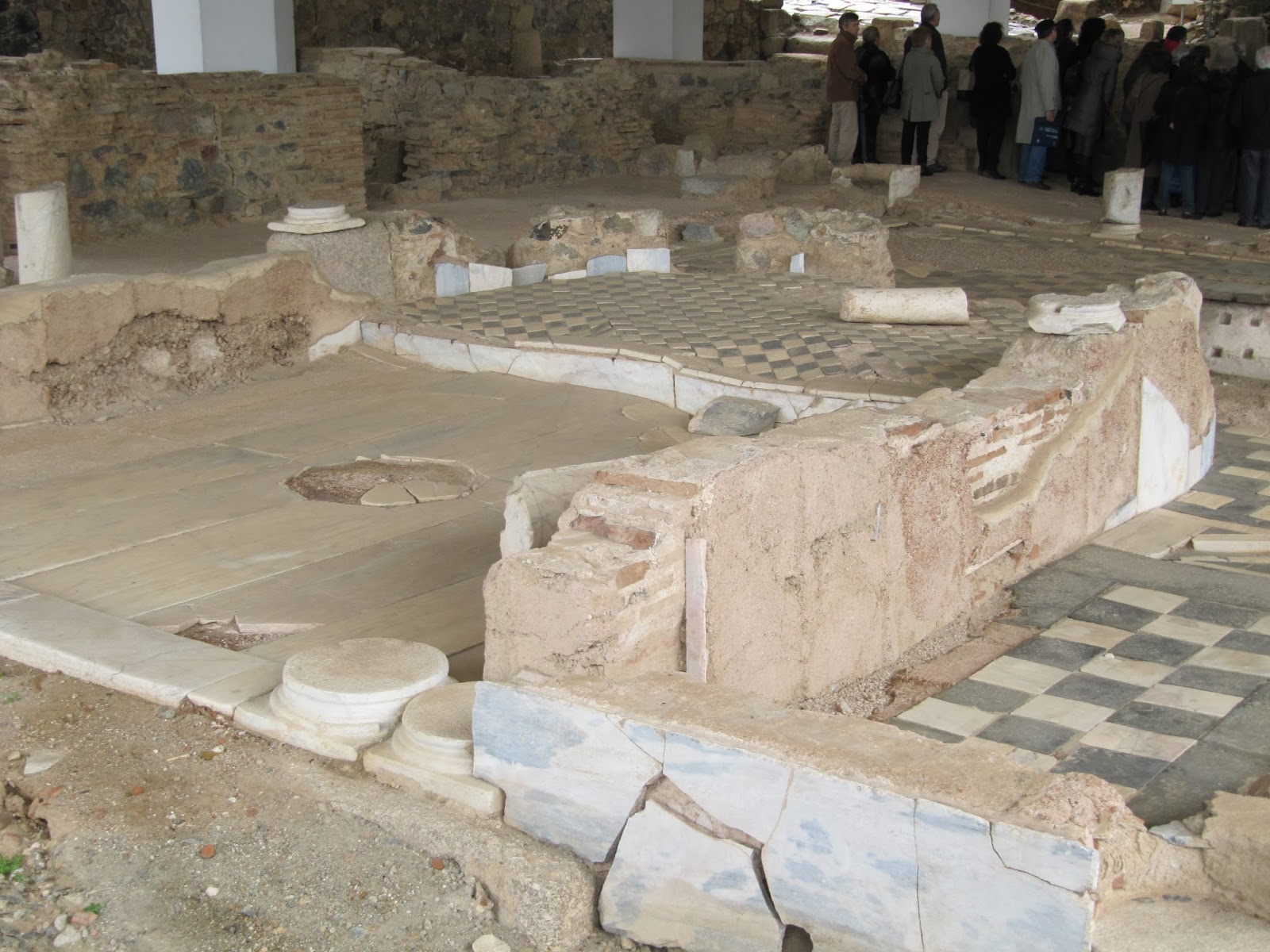 Eméritos: Formación: VISITA AL ÁREA ARQUEOLÓGICA DE MORERIA