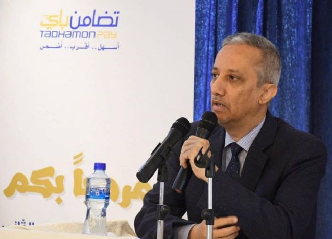 صنعاء : شوقي هائل يخوض مواجهة مع من أسماهم "عناصر إستخباراتية" عقب إقتحام بنك التضامن