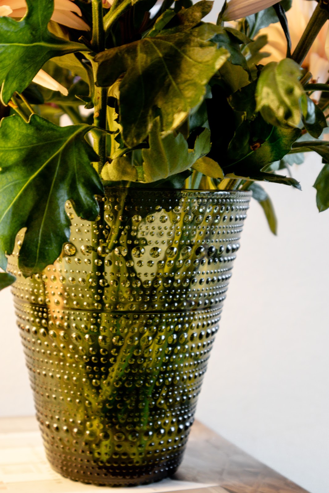 Big mamas home by Jenni S. Alennusmaljakko Iittala Kastehelmi maljakko metsänvihreä Big mamas home by Jenni S. Alennusmaljakko Iittala Kastehelmi maljakko metsänvihreä