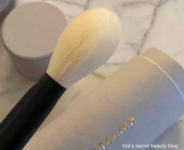 lola's secret beauty blog Westman Atelier Powder Brush Review