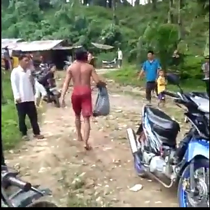 Penemuan mayat bayi di sungai Asahan. Penemuan mayat bayi di sungai Asahan.