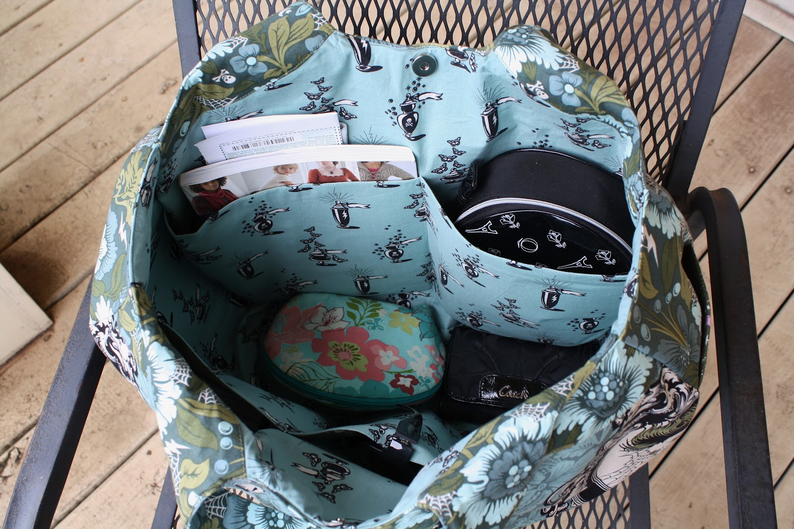 Eleanor Meriwether: Cosmo Bag