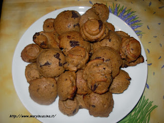muffin con platani e gocce di cioccolato