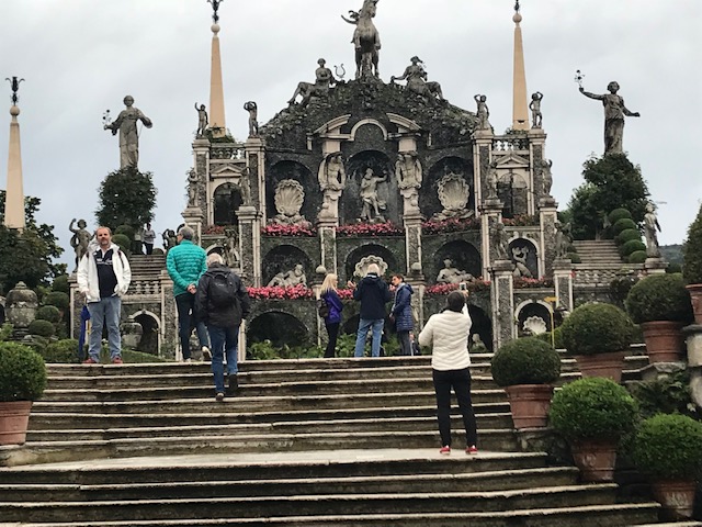 イタリア・イゾラベッラ（ベッラ島）ボロッメオ宮殿の庭も圧巻